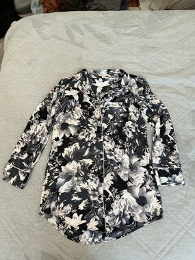 Victoria's Secret Black & White Floral Button-Up Jacket